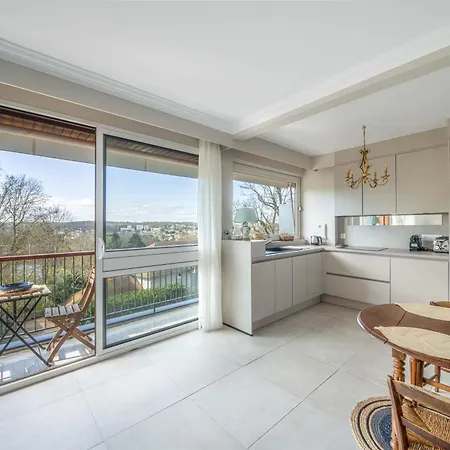 L élysée 125 Spacieux Avec Vue&parking Apartamento